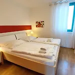 Haus Rabe By Rujana Apartman *